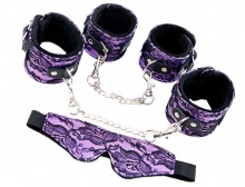Кружевной набор TOYFA Marcus фиолетовый:наручники, оковы и маска - интим магазин Точка G